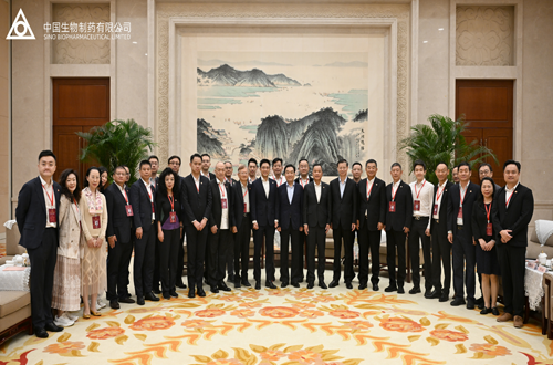 信长星许昆林会见港区省级政协委员联谊会考察团 谢承润参加座谈并发言